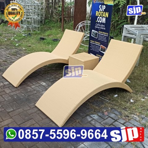 sunbed sun lounger kursi santai kolam renang rotan sintetis sunbedpool rattan sintetis model lengkung sandar